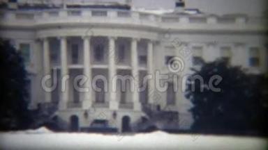 1972年：白宫冬季积雪覆盖草坪。
