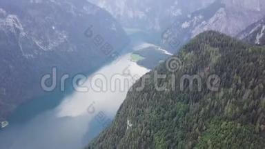 德国上巴伐利亚阿尔卑斯山脉Berchtesgaden国家公园Jenner山附近的Konigsee湖美景