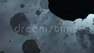 在<strong>淡蓝色</strong>雾中的许多小行星岩石之间缓慢飞行