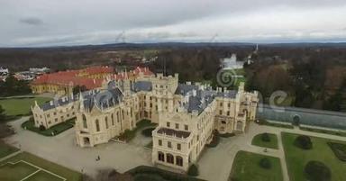 捷克共和国莱德尼斯城堡鸟瞰图