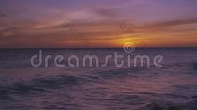 阿鲁巴<strong>绚丽</strong>多彩的日落景色。 美丽的自然景观。 亚特兰大的洛基海岸，