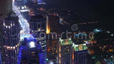 夜间灯光建筑和交通街道距离迪拜4公里