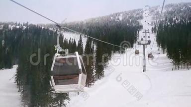 <strong>滑雪</strong>小屋，慢动作山区度假胜地，西伯利亚1920x1080
