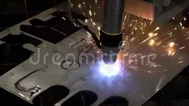 工业机器人激光切割机切割金属零件精度高。 金工数控铣床.. 切割金属