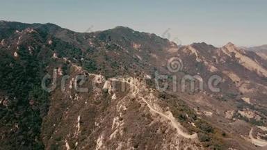 电影空中全景<strong>视频</strong>，从直升机上看到马里布的山脉。 <strong>加</strong>州洛杉矶