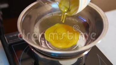 低加热蛋黄及加糖烘焙视频