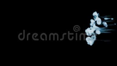 烟雾模拟的三维渲染隔离在黑色背景上，用于烟雾的视觉效果。 6条细流