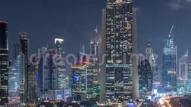 迪拜市区和金融区的鸟瞰夜景，阿联酋摩天大楼和