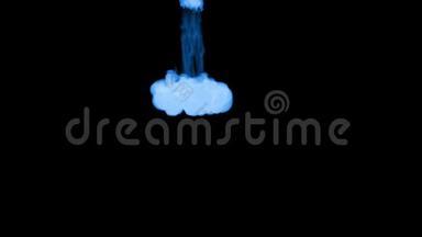 蓝色辉光墨水溶于水的三维渲染，模拟墨水注入，VFX效果与Luma哑光。 蓝色，黑色3