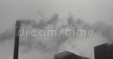工业烟囱排放的4K烟雾，能源发电管道与烟雾。