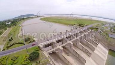 泰国水坝和<strong>水力发电</strong>厂的鸟瞰图