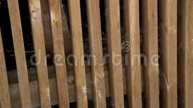 干草里面的木笼木材刨锯材木业