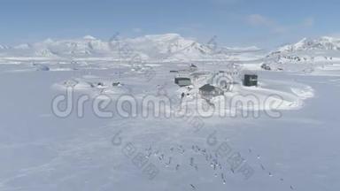 南极洲海岸弗纳德斯基站的鸟瞰图