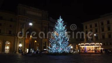 在<strong>圣诞夜</strong>佛罗伦萨共和国广场