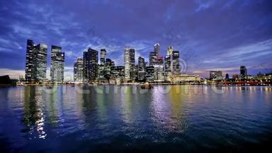 晚上新加坡城市天际线.