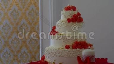 红色婚礼视频蛋糕特写甜点在婚礼盛宴上