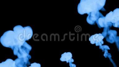 蓝墨水在黑色背景上溶解在水中，用卢马哑光。 计算机<strong>仿真</strong>的三维渲染。 大量的墨水流动