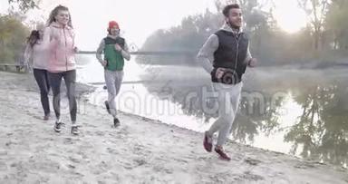 青少年活动健身跑步者运动户外运动男人和女人慢跑早晨