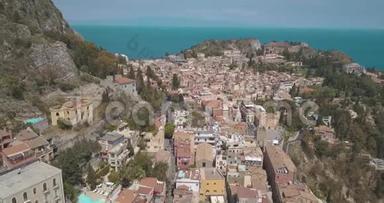 意大利陶尔米纳市美丽的鸟瞰图