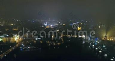 布拉格之夜全景，从空中<strong>到老</strong>城的全景，夜晚城市的灯光