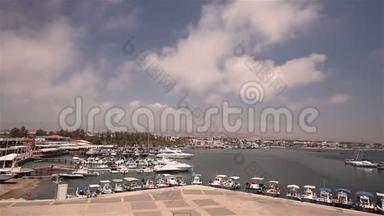 塞浦路斯、希腊、港口的游船和渔船、码头附近的渔船、停泊船只、若干