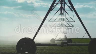 <strong>自动</strong>化农业灌溉喷灌<strong>系统</strong>在耕地上的应用