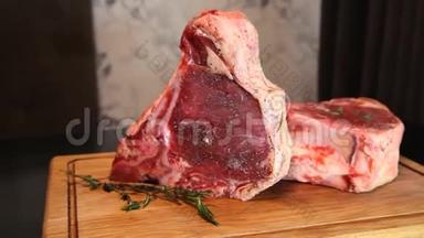 <strong>牛肉</strong>牛排。 <strong>生鲜</strong>肉Ribeye牛排.. 生肉。