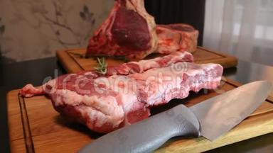 牛肉牛排。 生鲜肉Ribeye牛排.. 生肉。