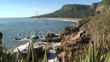 新西兰南部岛屿西海岸的煎饼岩