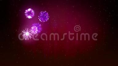 美丽的紫色烟花与激光表演冬季夜空在除夕夜。 节日里放着浓郁的紫罗兰烟火