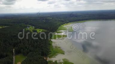 立陶宛国家<strong>水资源保护</strong>区空中无人机顶景4KU HD视频