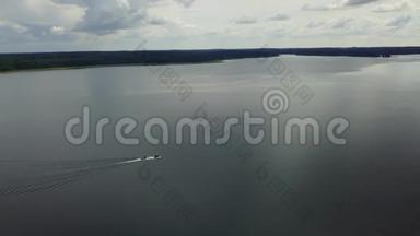立陶宛国家<strong>水资源保护</strong>区空中无人机顶景4KU HD视频