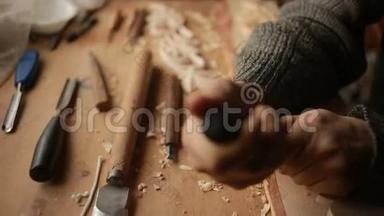 手工打磨木制装饰物品，装饰元素，