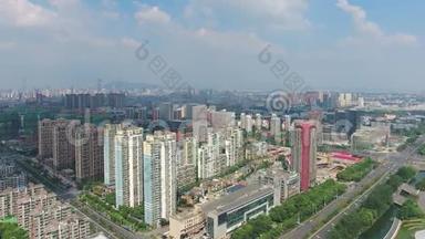 南京大厦和城市的鸟瞰图