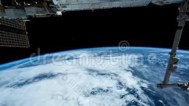 从国际空间站上看到地球。 夜间对行星地球的空间探索。 这段视频的元素由美国宇航局提供。
