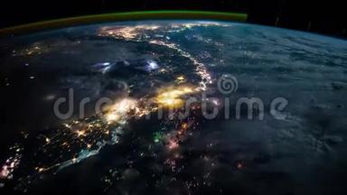从国际空间站上<strong>看到地球</strong>。 夜间对行星<strong>地球</strong>的空间探索。 这段视频的元素由美国宇航局提供。