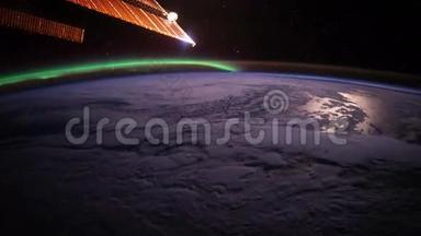 从国际空间站上看到地球和北<strong>极光</strong>。 美国宇航局提供的这段<strong>视频</strong>的元素