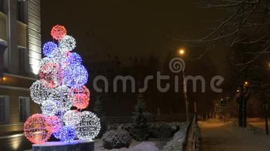 <strong>除夕夜</strong>`LED圣诞树