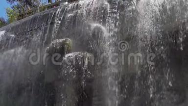 尼斯城堡山公园的神奇<strong>瀑布</strong>，大自然的力量，缓慢的<strong>声音</strong>