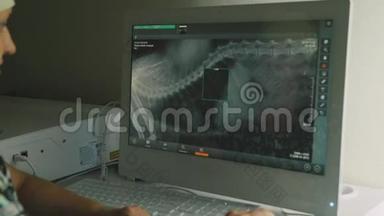 屏幕电脑显示器：动物的X光..
