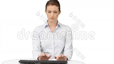 女商人用键盘打字