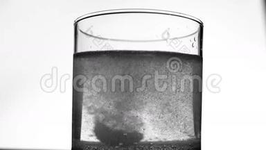 玻璃水中泡腾抗酸片剂