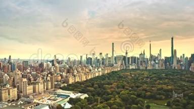 空中无人机拍摄的纽约市中心天际线