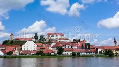 斯洛文尼亚普图吉，斯洛文尼亚最古老的城市全景，有<strong>一座</strong>城堡，从山上俯瞰老城，云层