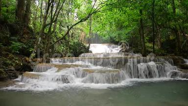 华梅哈明瀑布，泰国坎恰纳布里省著名的自然旅游<strong>景点</strong>。