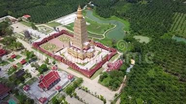 泰国克拉比省邦通金塔寺。 鸟瞰图