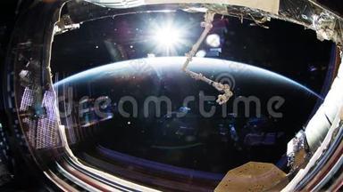 通过国际<strong>空间站</strong>国际<strong>空间站</strong>窗口看到的地球。 这幅图像的元素由美国宇航局提供。