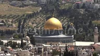 在耶路撒冷老城，以色列圣殿山对橄榄山岩石清真寺圆顶。