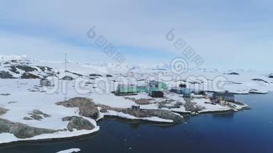 南极洲半岛弗纳德斯基车站空中景观