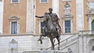 马库斯·奥雷利乌斯的马术雕像。 意大利罗姆人